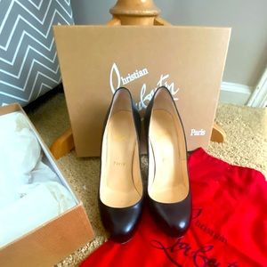 Like new Authentic FIFI 100 Christian Louboutin